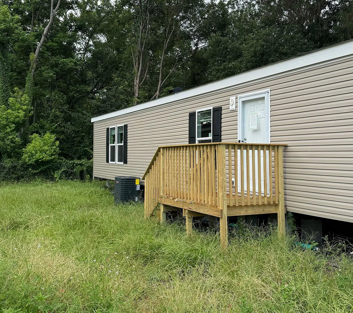 2 Bedroom / 2 Bath - Luxury Mobile Home - Great Location! — Photo 1