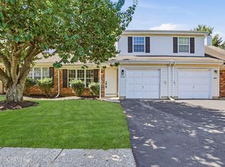 273 Edgeware Ct, Somerset, NJ 08873