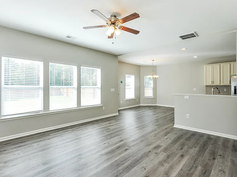 105 Lakemont Dr — Photo 4