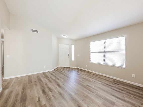 4th image of 3233 E Tonopah Dr