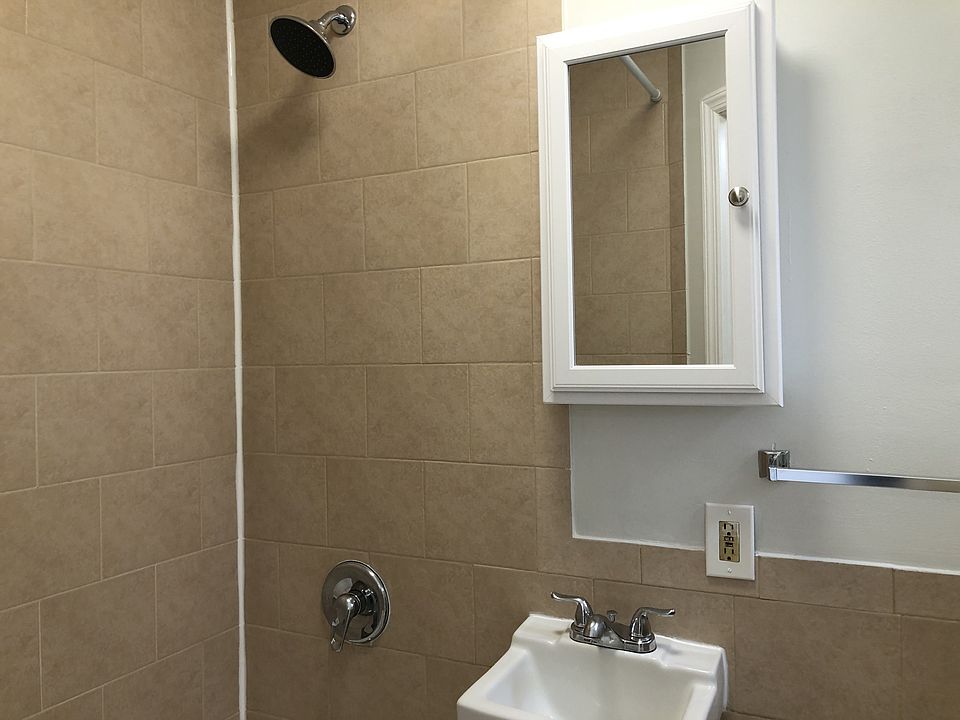 2nd image of 188 South St #4E