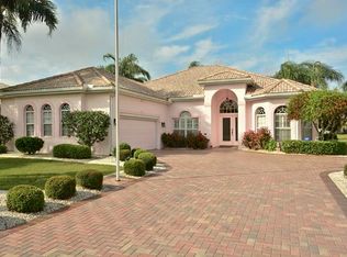 2025 S Pebble Beach Blvd, Sun City Center, FL 33573