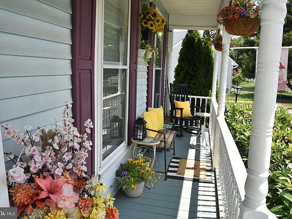 4th image of 563 Uhler Ave