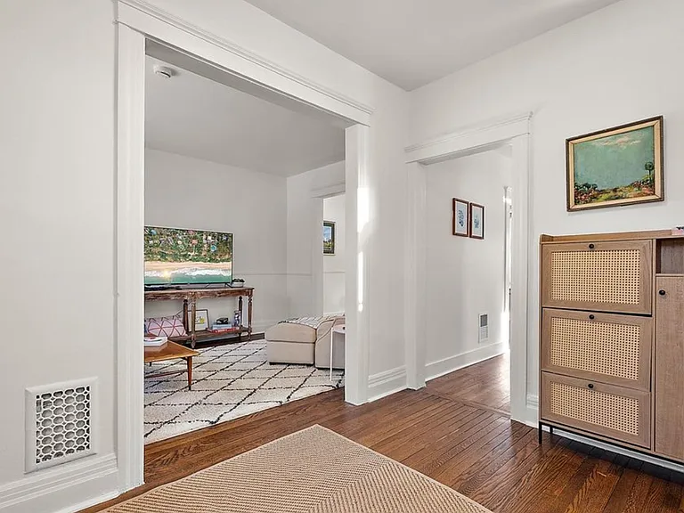 5008 Iroquois St — Photo 4