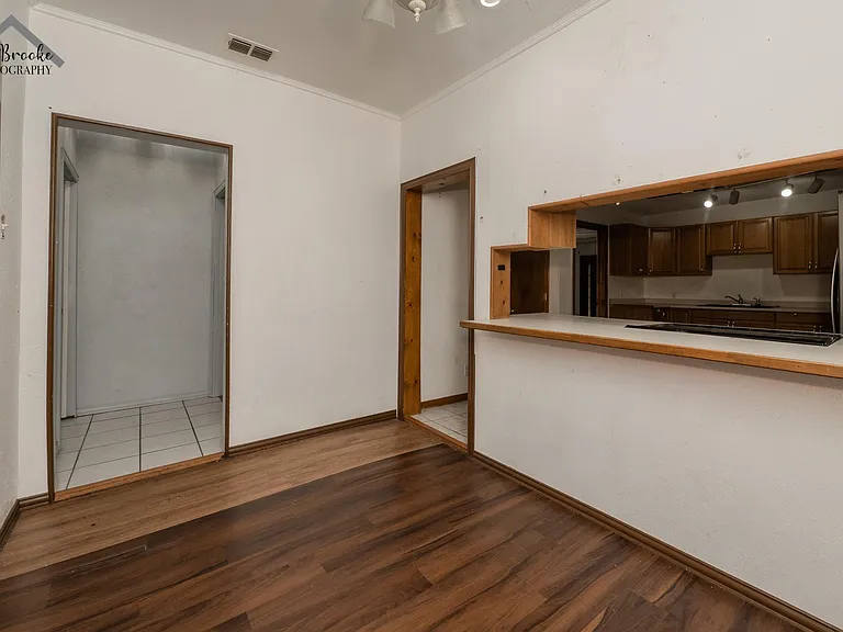 502 Marconi St — Photo 8