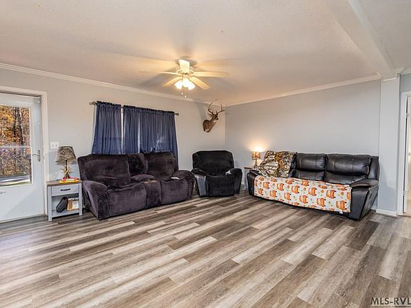 3rd image of 163 Parkway Dr