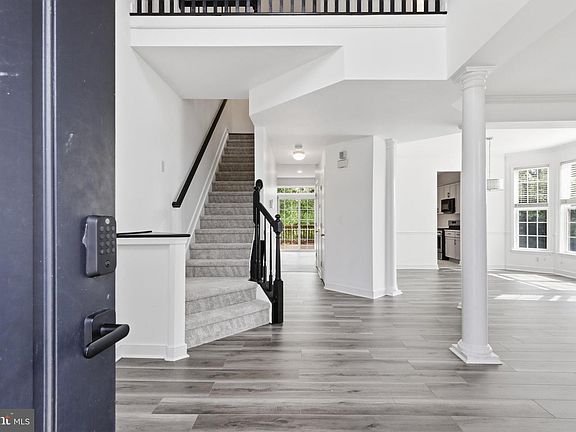 3rd image of 7715 Jenelles Ln