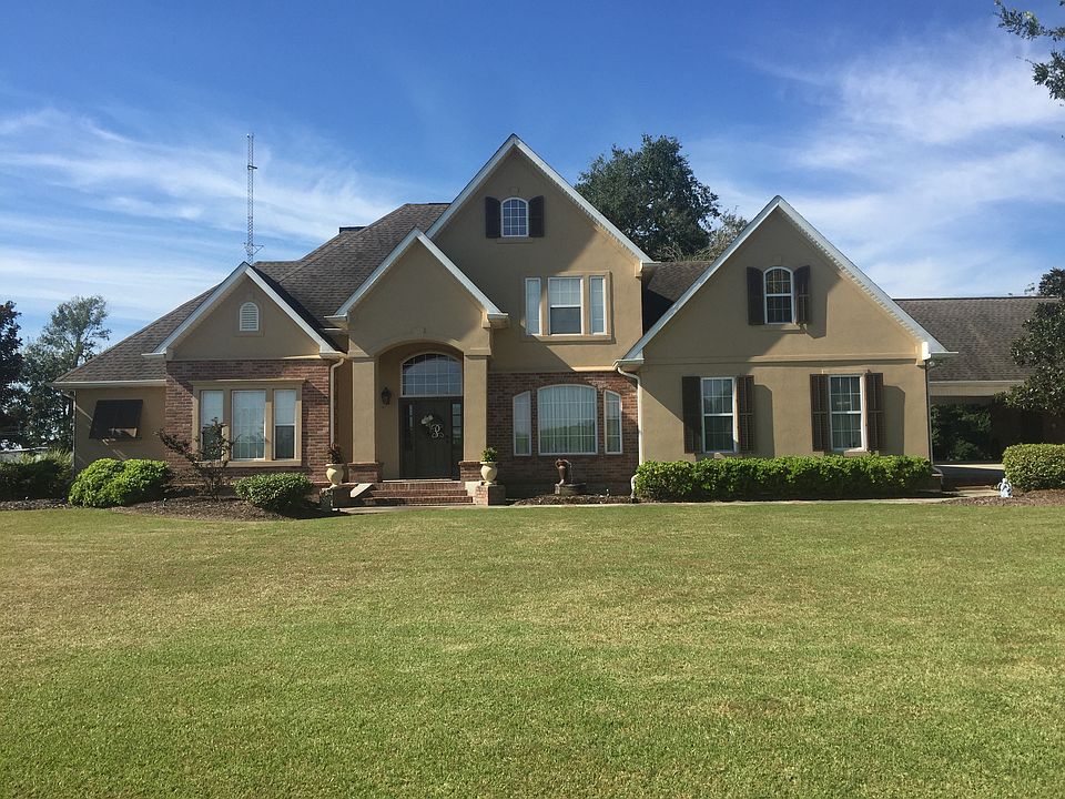 Luxurious home on 2+ acres 