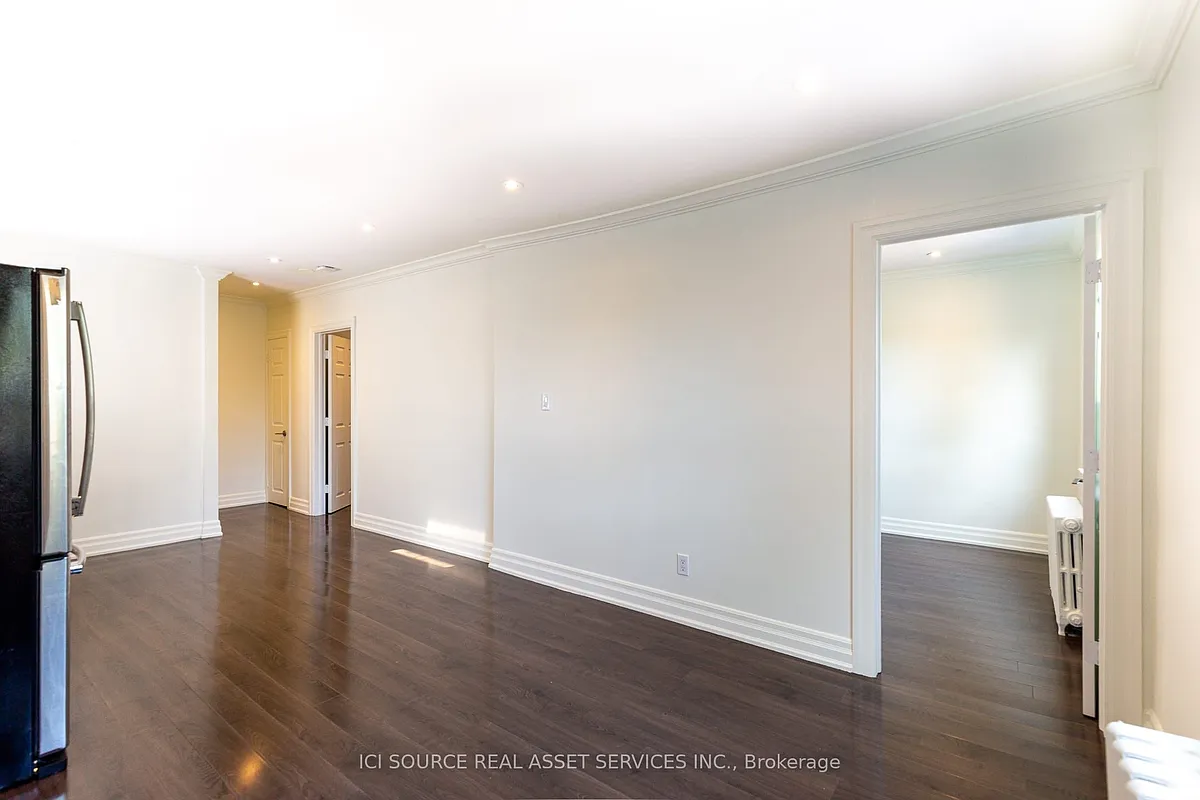 Building Photo - 253 Lakeshore Rd E #D