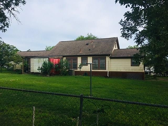 1st image of 477 W Industry St