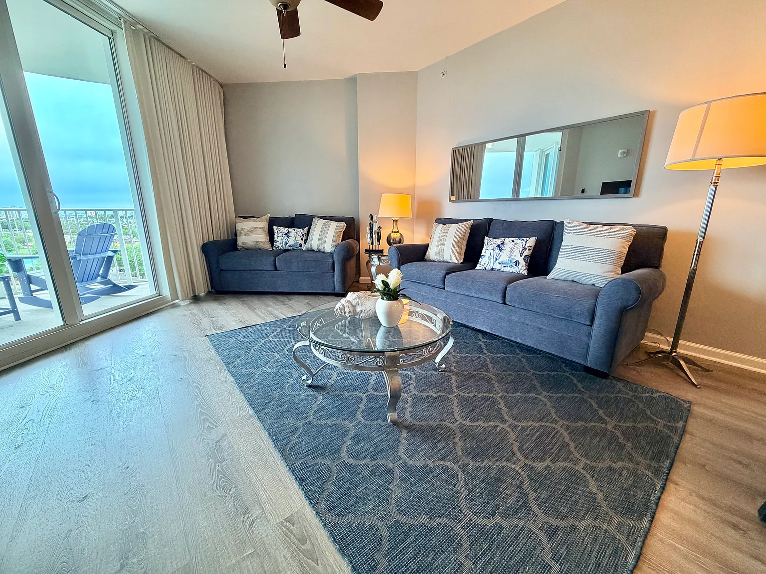 2 bed, 970 sqft, $3,000 — Photo 2