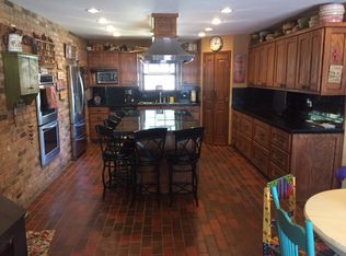 1608 Floral Dr, Gainesville, TX 76240