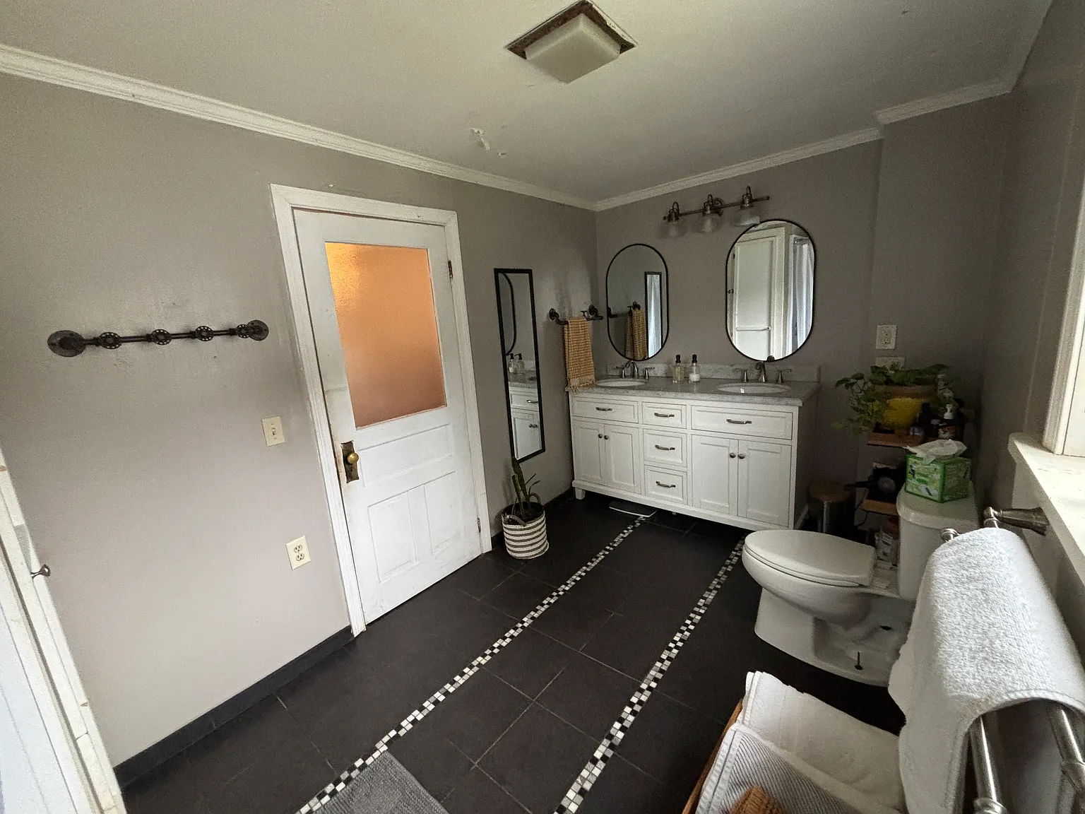 3 bed, 1.5 bath, 1600 sqft, $800 — Photo 3