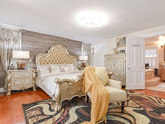 5th image of 73 Sherwood Ln