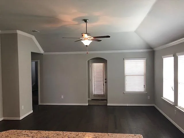 14624 Viking Ln — Photo 2