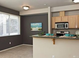 560 225th Ln NE APT B104, Sammamish, WA 98074