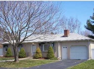 24 Flint Corn Rd, Portsmouth, RI 02871