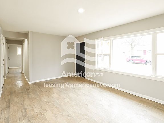 1707939_004_living_room_4.jpg