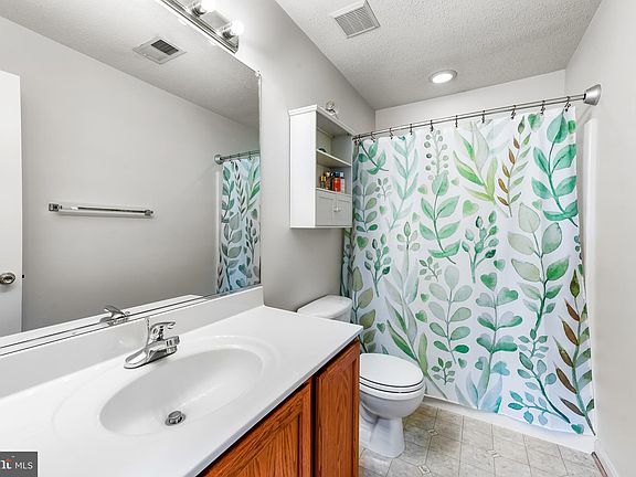 5th image of 100 Powhatan Ct