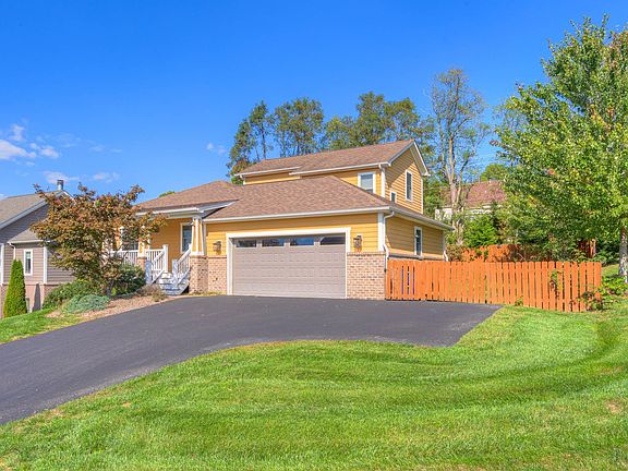 4th image of 1702 Asher Ln