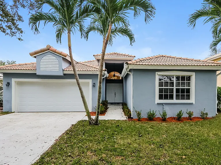 4075 Sabal Lakes Rd — Photo 1