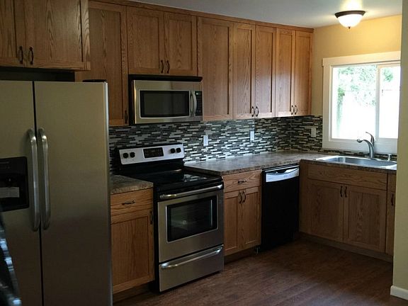 3rd image of 4336 Yakima Ave