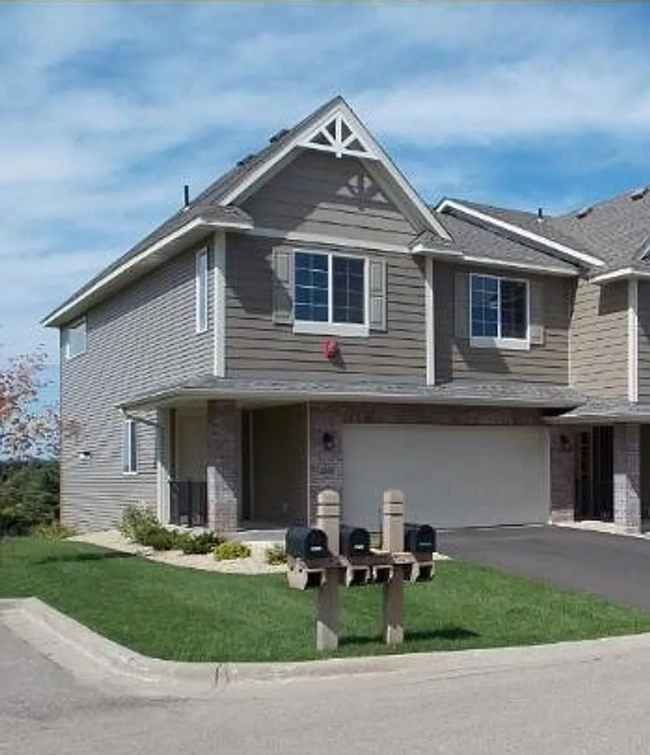 Available Now 3 Bedroom 3 Bath Townhouse in Prior Lake — Photo 1