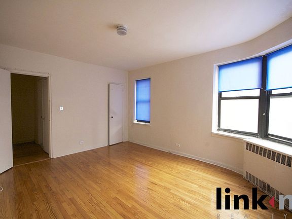 4th image of 910 Sheridan Ave APT 2E