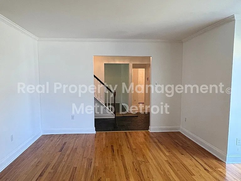 3028 Caswell Dr — Photo 4