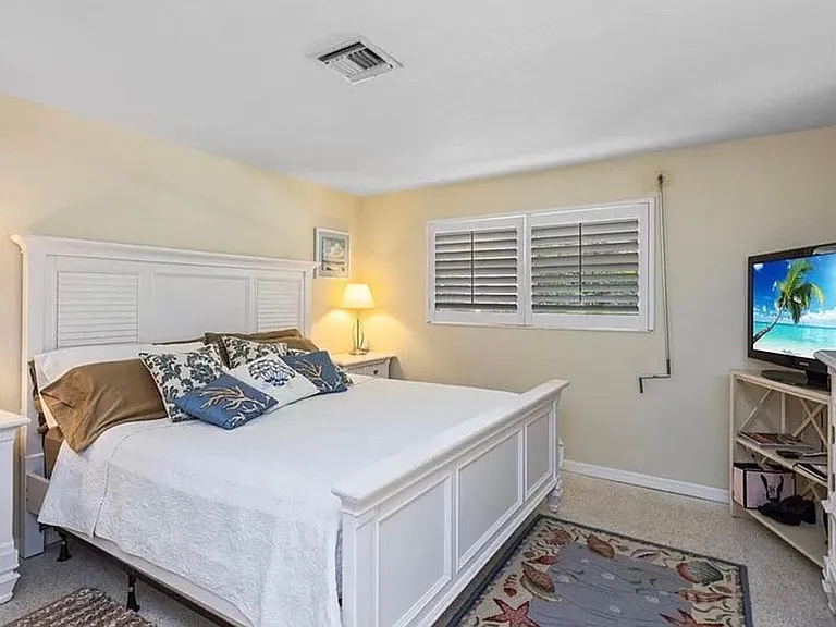 1588 Mandarin Rd — Photo 11
