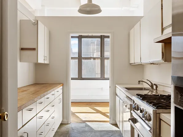 161 West 15th Street image 12 of 13