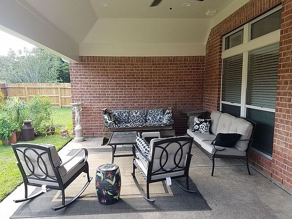 5th image of 250 Farnworth Cir