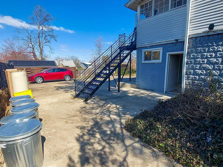 228 Manor Cir #7 — Photo 5