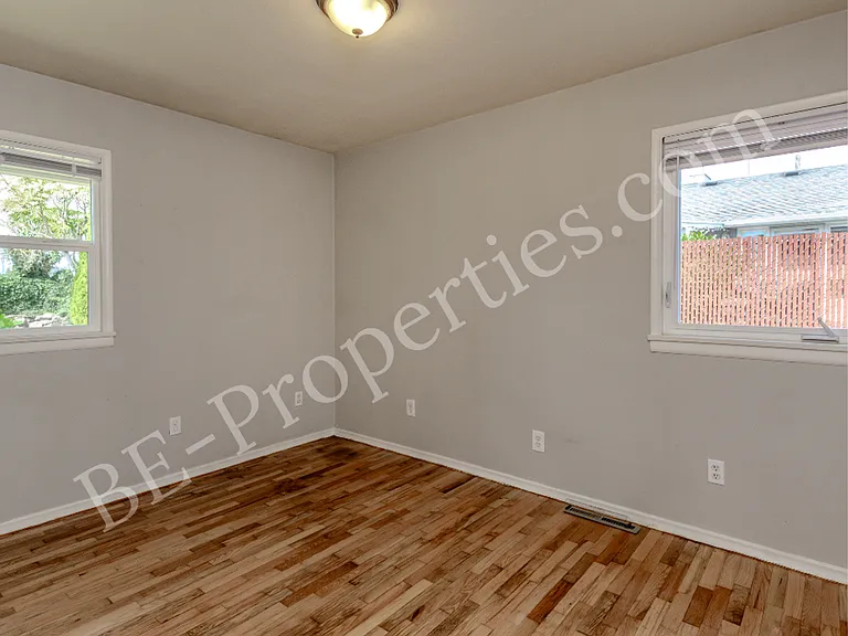 1840 N Shirley St — Photo 30
