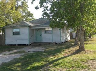 823 N Avenue D, Freeport, TX 77541