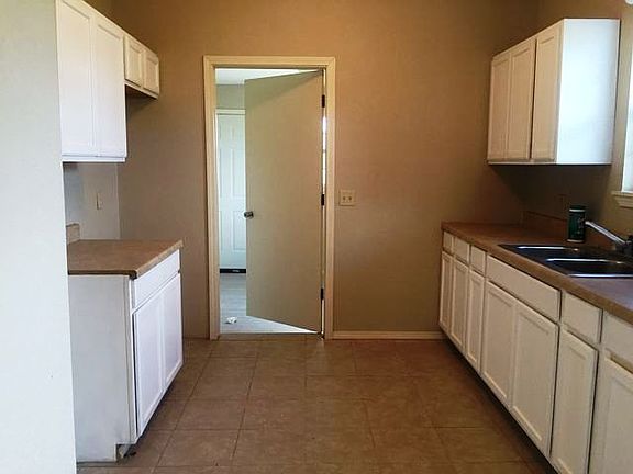 3rd image of 203 S Ocheese Ave