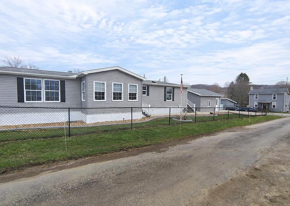 1st image of 3959 Maple St