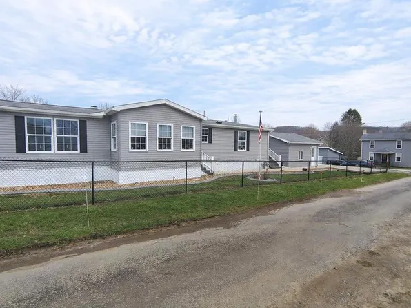 3959 Maple St, Hawthorn, PA 16230