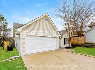 2033 King Charles Pl, Alabaster, AL 35007