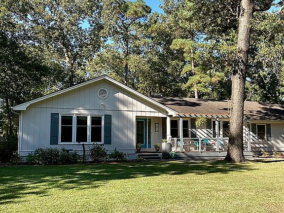 5th image of 203 Daniel Dr