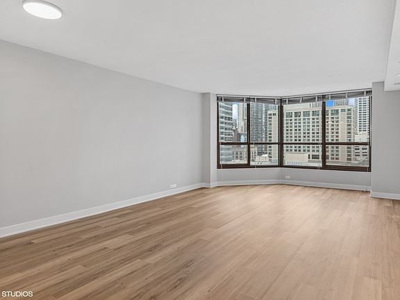 4th image of 405 N Wabash Ave Unit 914
