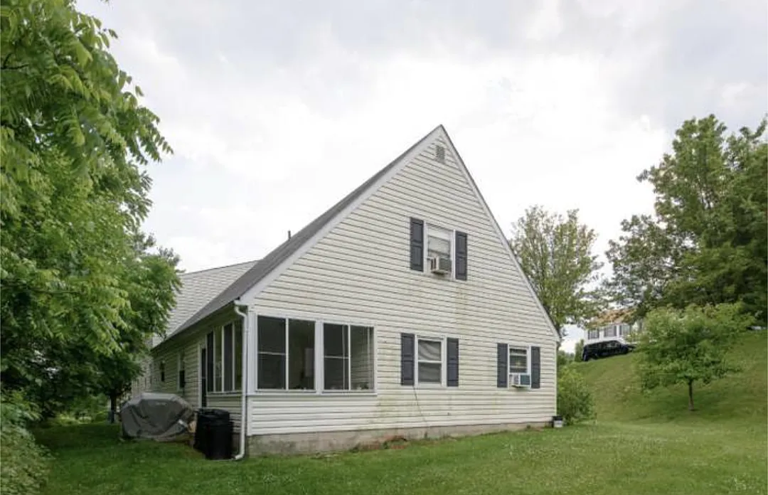 3 bed, 1500 sqft, $2,300 — Photo 1