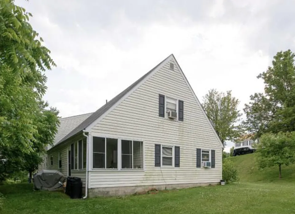 282 Colwyn Ter