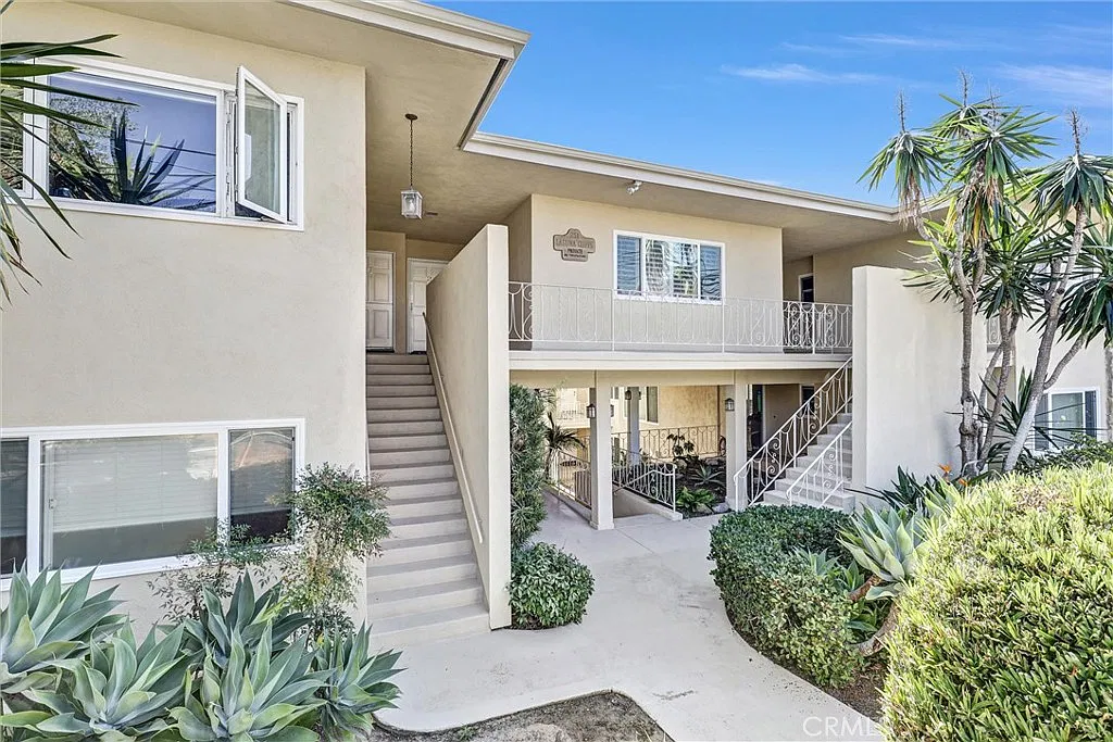 2 bed, 900 sqft, $4,550 — Photo 3