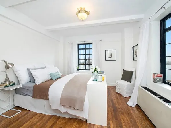 5 Tudor City Place image 6 of 11