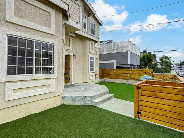 2402 Carnegie Ln #A — Photo 2