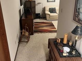 5723 SW Foxcroft Cir N, Topeka, KS 66614