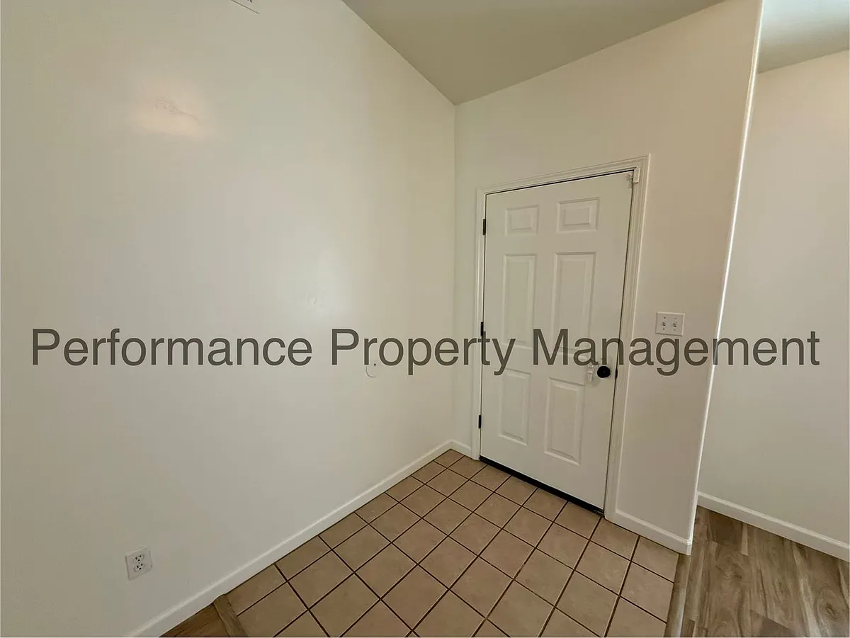 Building Photo - 4310 Almond Grove Ln