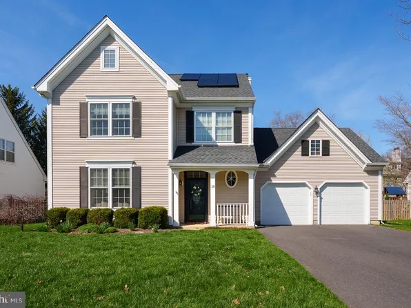 10 Wyckoff Dr, Pennington, NJ 08534