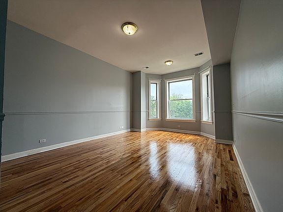 2nd image of 2754 W Washington Blvd APT 3E